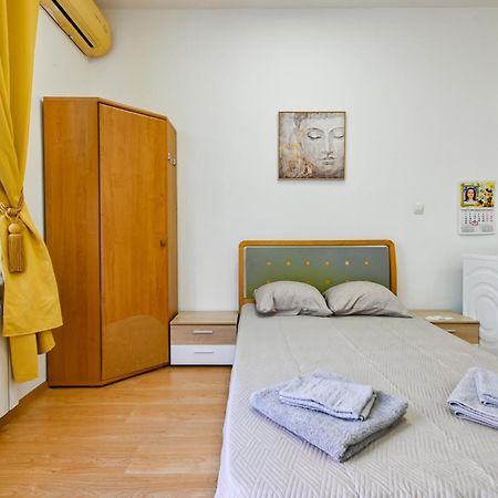 Cozy Apartment In Central София Екстериор снимка